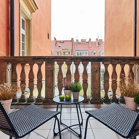 Apartament - Unique Market Square View *